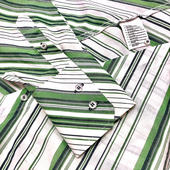 H&M Men's Green And White Striped Button Front No Tuck Shirt Small - Picture 2 of 9